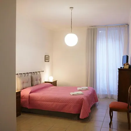 Piazza Santa Maria Nuova Apartment *