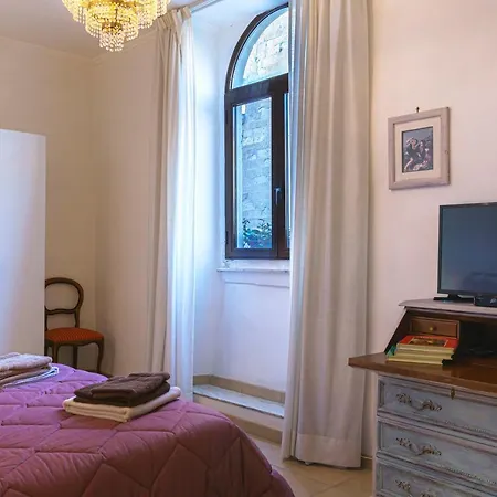 Apartment Piazza Santa Maria Nuova