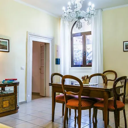 Apartment Piazza Santa Maria Nuova *