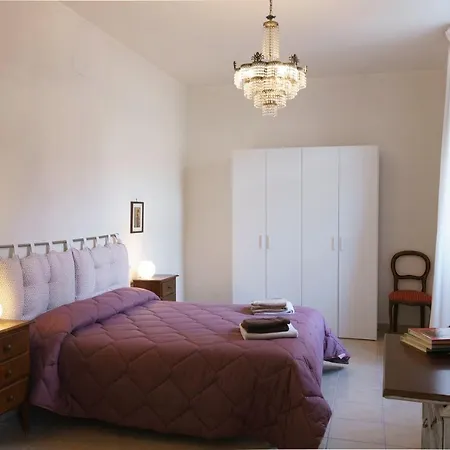 Piazza Santa Maria Nuova Apartment Viterbo