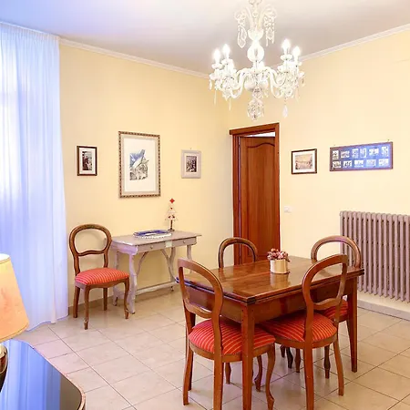 Piazza Santa Maria Nuova Apartment